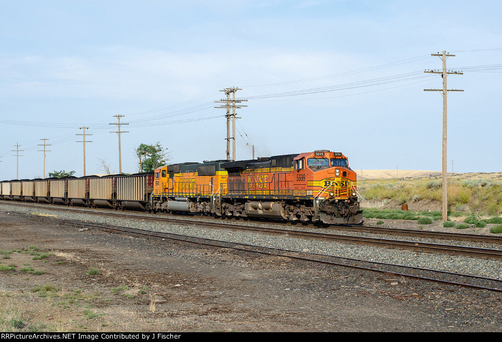 BNSF 5699